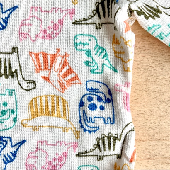 🍓4/$15🍓 Old Navy Baby Long Sleeve Onesie - Dinosaurs Print - Picture 5 of 7